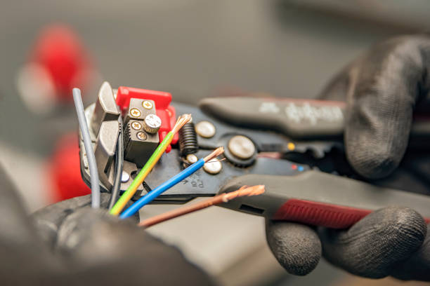 Best Local Electrician Companies  in Clinton, MO