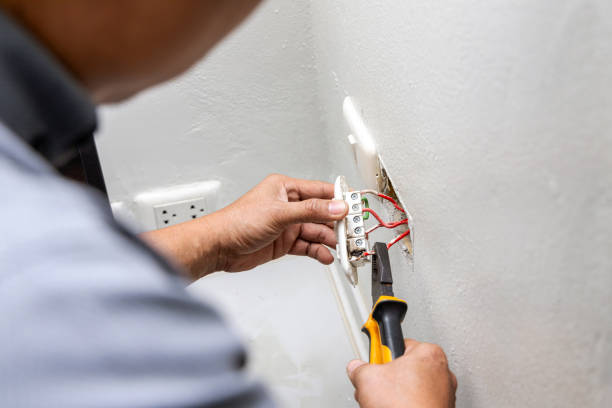 Best Affordable Emergency Electrician  in Clinton, MO